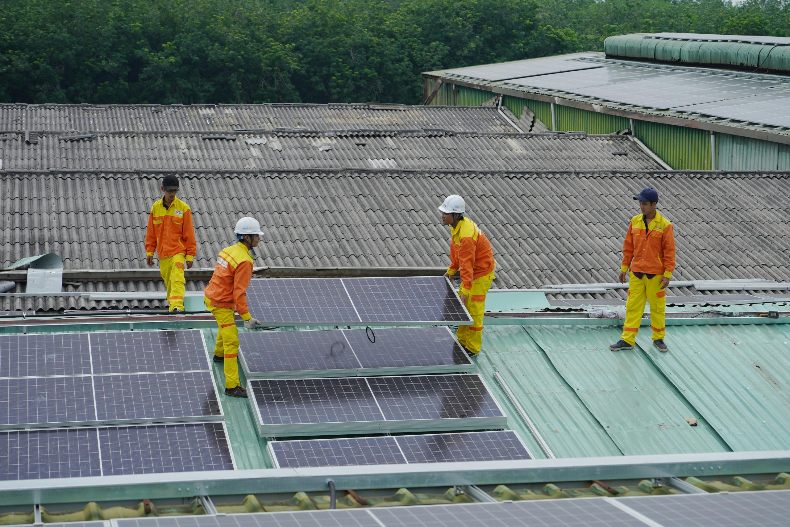 Environmentally Friendly Gadgets Supporting Renewable Energy Goals