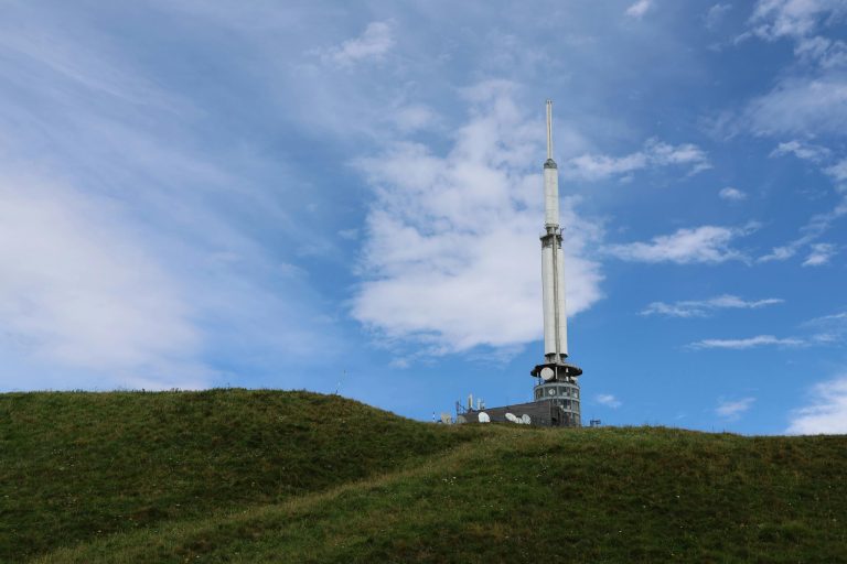 Wireless Trackers Helping Locate Lost Items Instantly