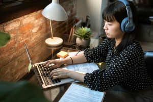 Why Online Marketplaces Outperform Brick-and-Mortar Retail Today